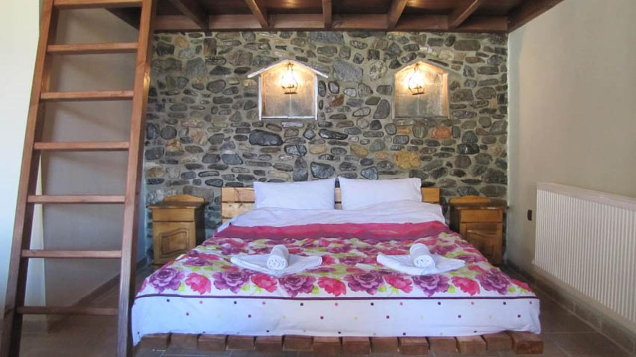 Ihnilatis Kerkíni Quarto foto