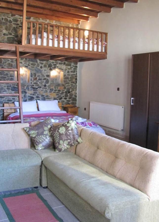 Ihnilatis Kerkíni Quarto foto