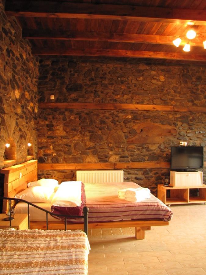 Ihnilatis Kerkíni Quarto foto
